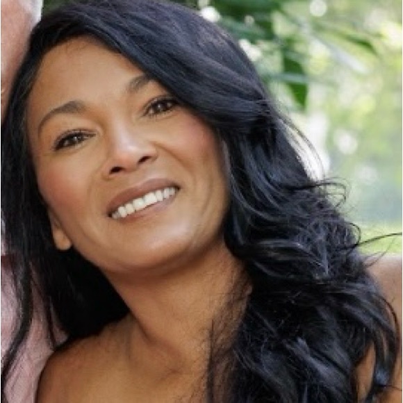 Meet your Posher, Stephanie - Picture 1 of 1